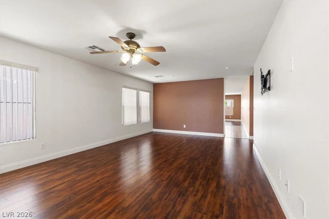 5009 Lone Wolf Avenue photo 3