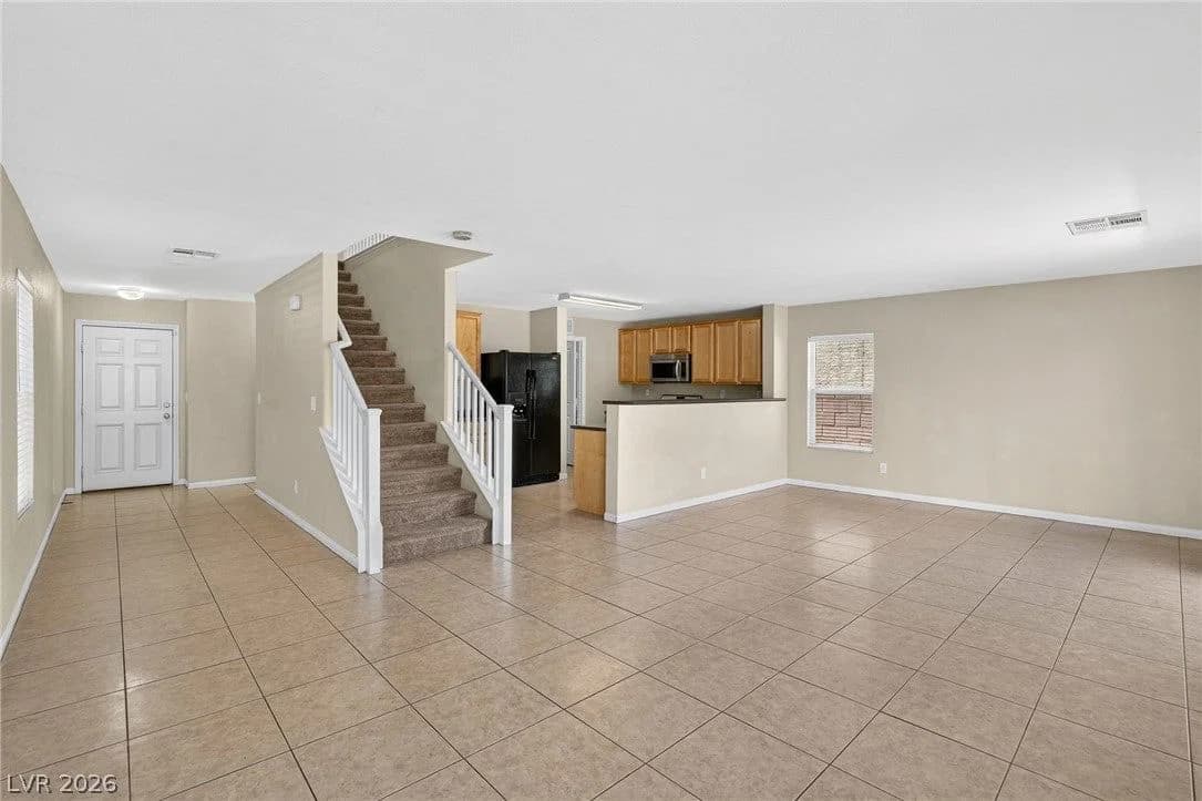 9210 VALLEY RANCH Avenue photo 5