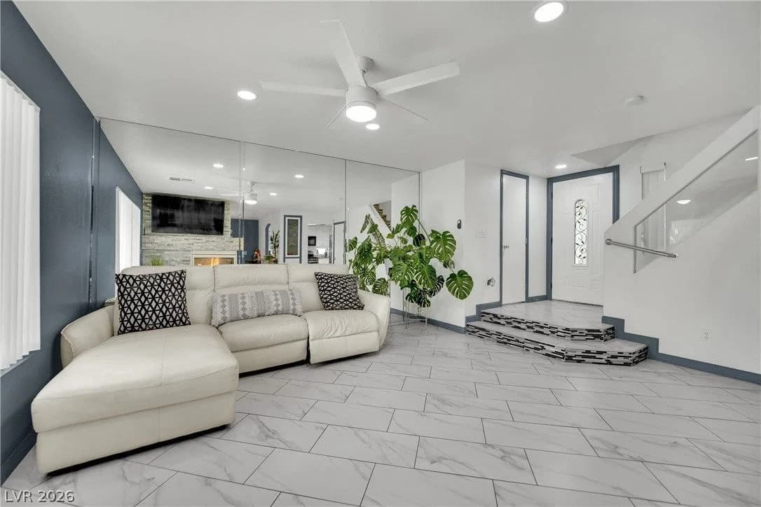 10265 Moth Orchid Court photo 2