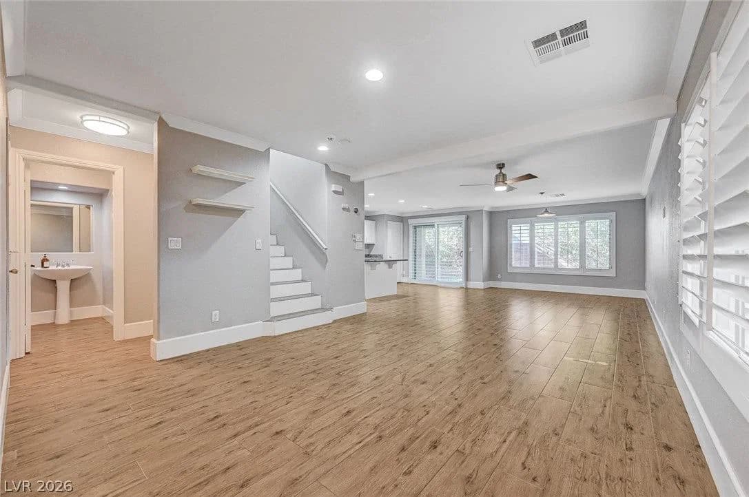 10226 Headrick Drive photo 2
