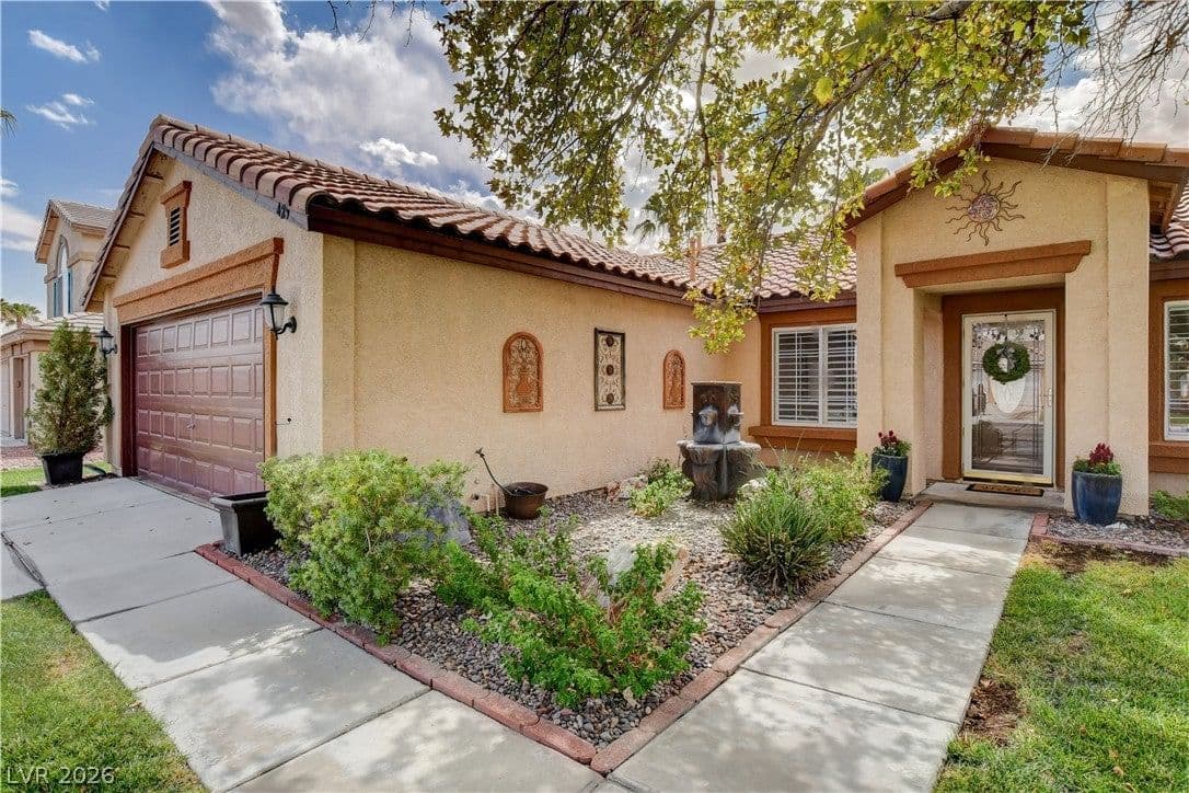 429 Flores Circle photo 4