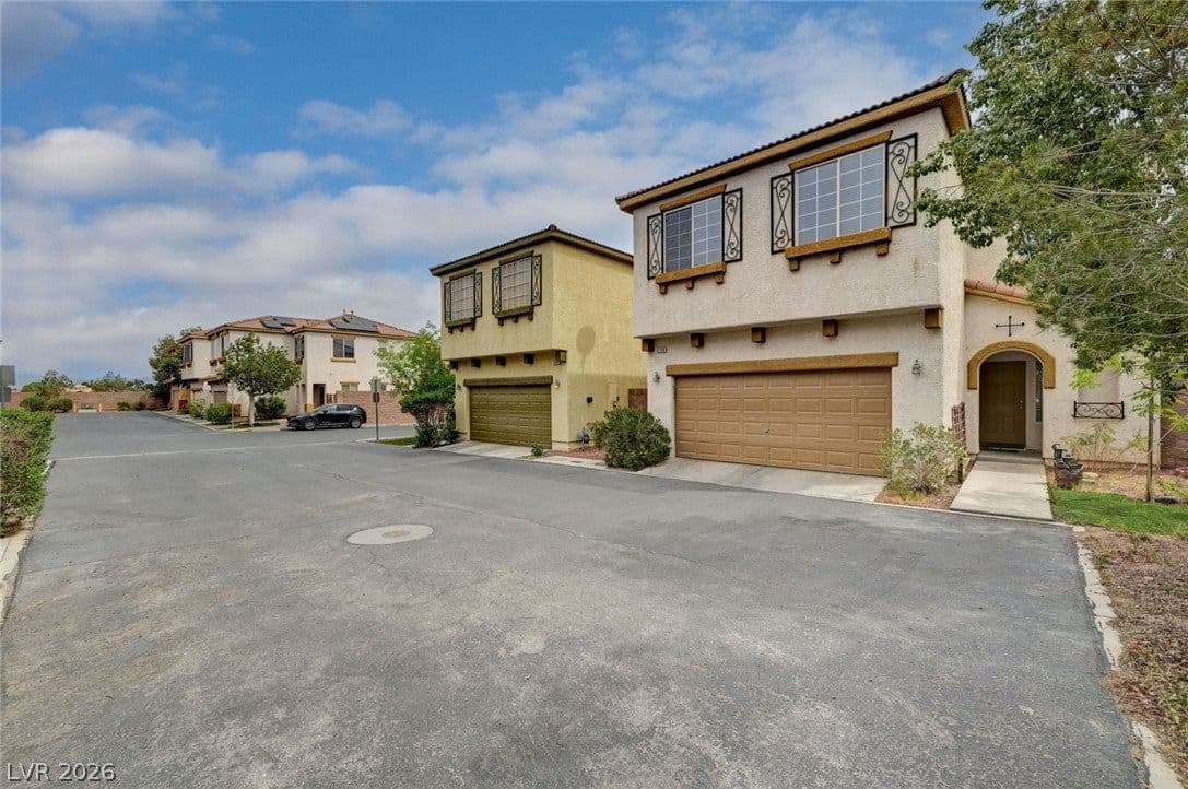 5109 Silent Valley Avenue photo 4