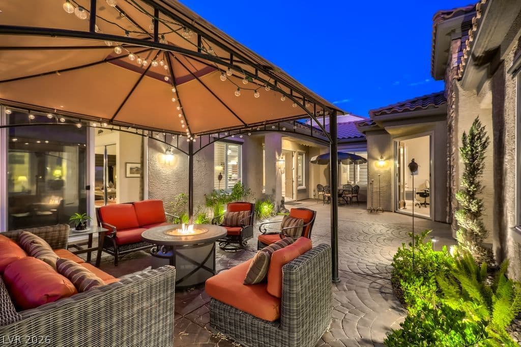 2284 Savannah River Street photo 4