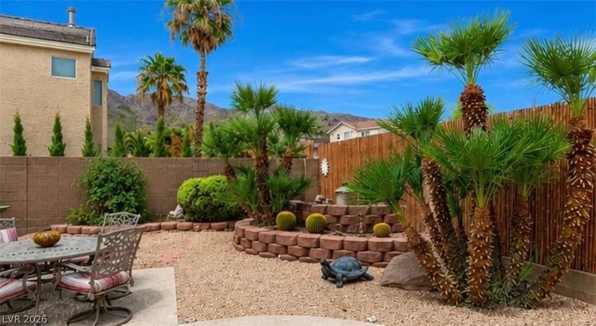 165 Mount Saint Helens Drive photo 4