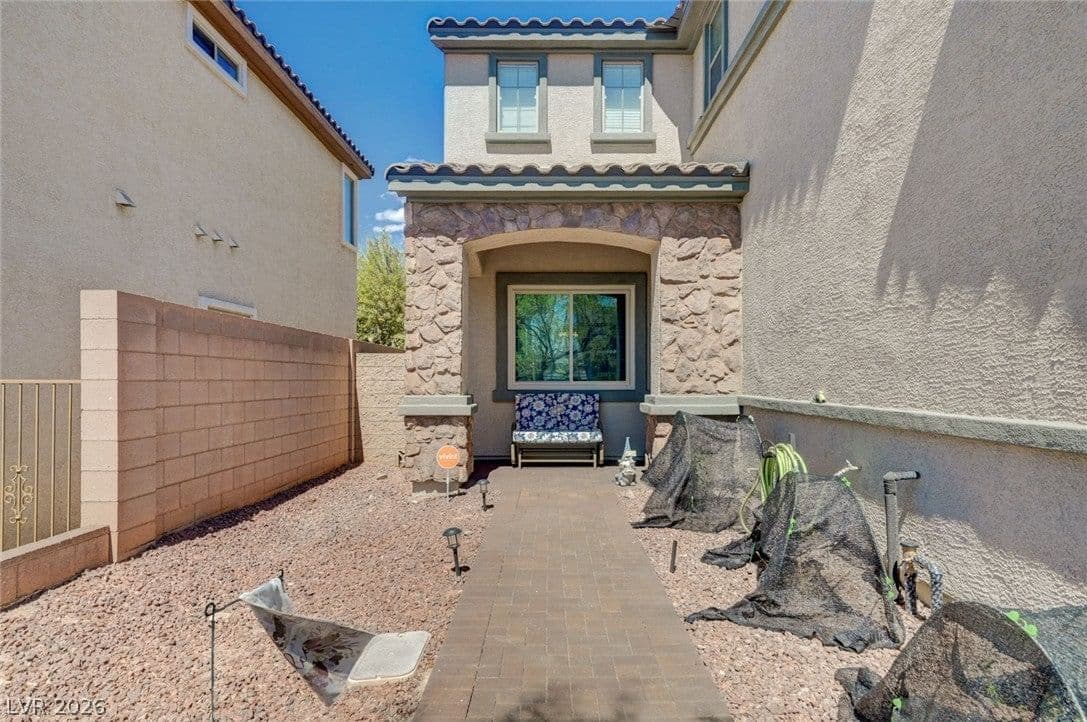 260 Jessica Grove Street photo 3