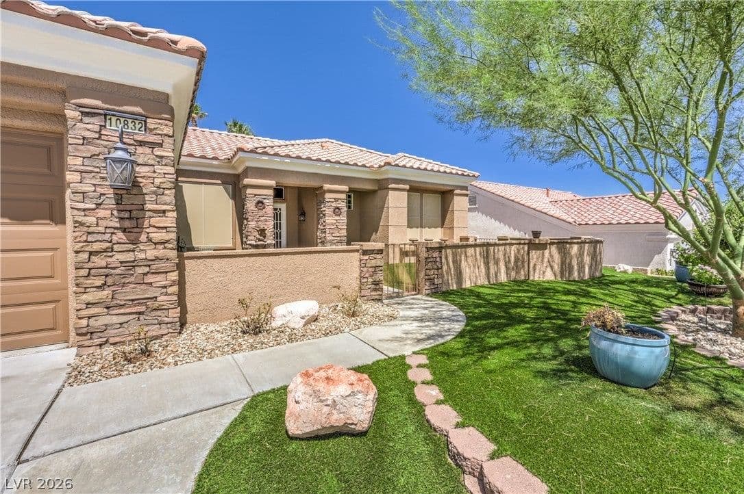 10832 Clarion Lane photo 4