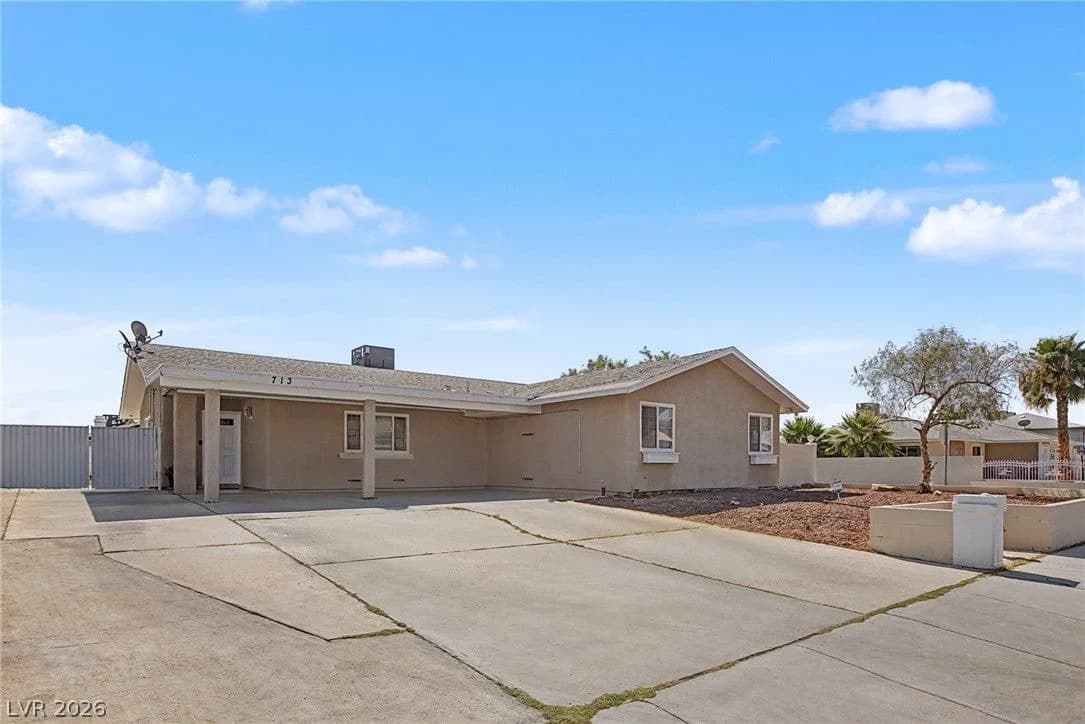 713 Vincent Way photo 4