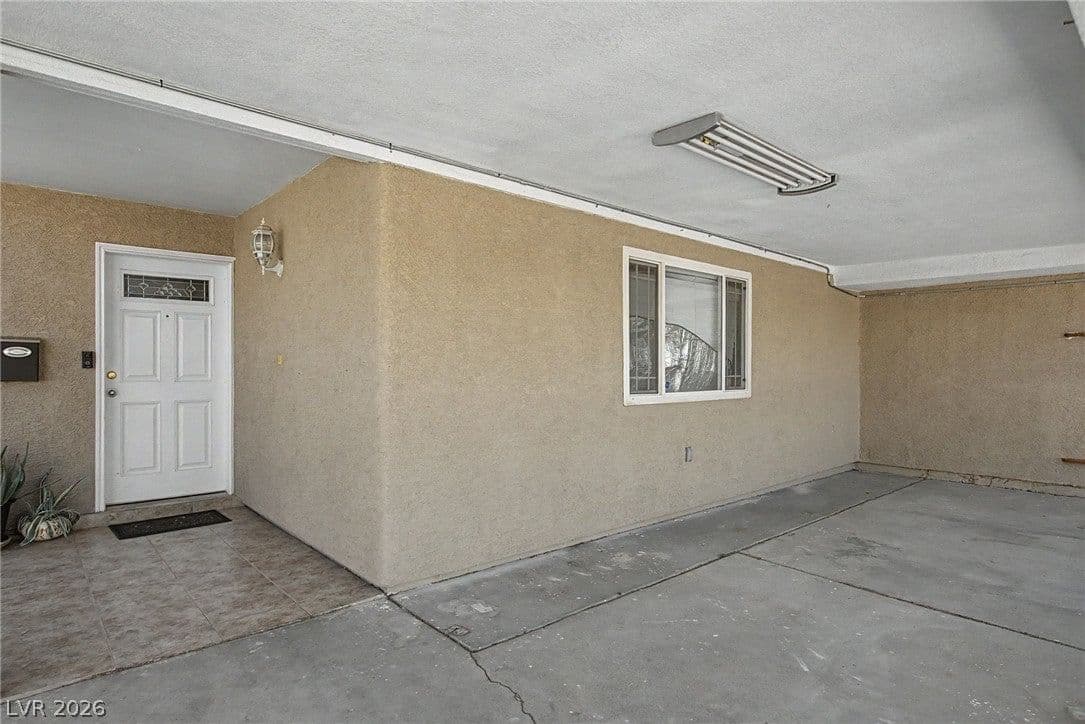 713 Vincent Way photo 5