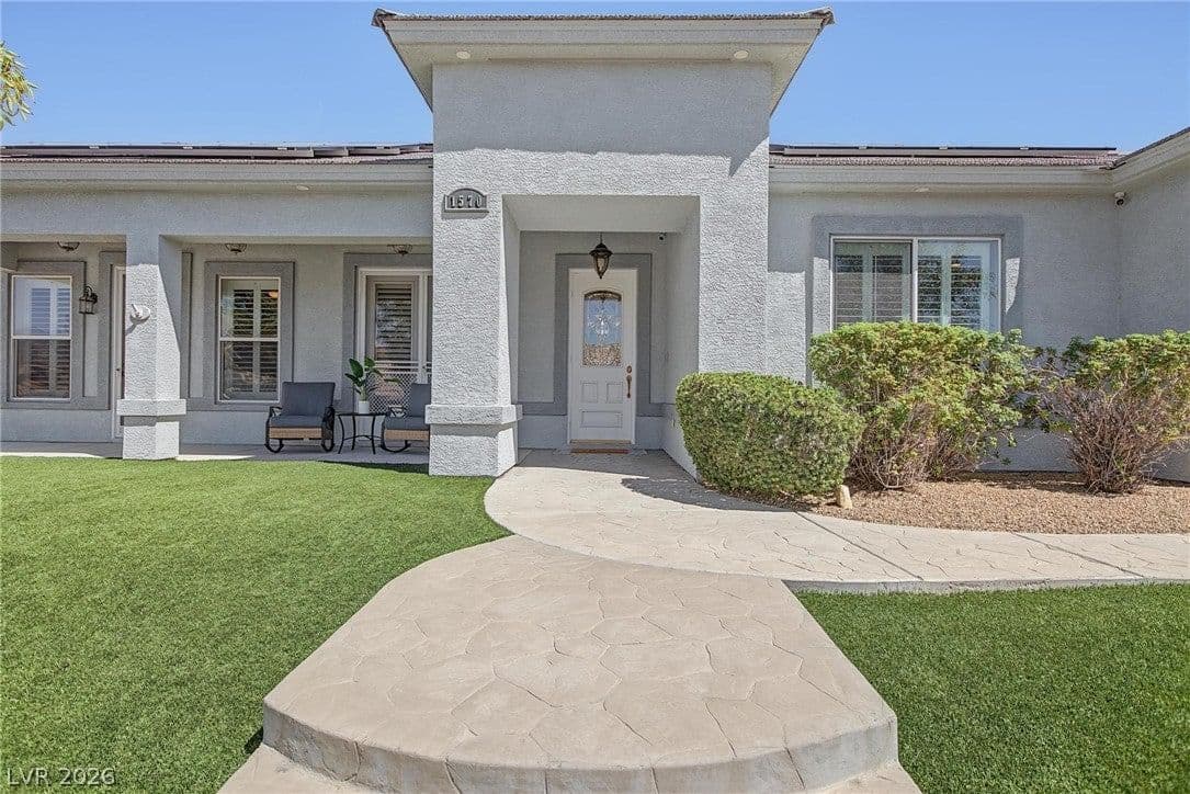 1570 Stirrup Drive photo 3