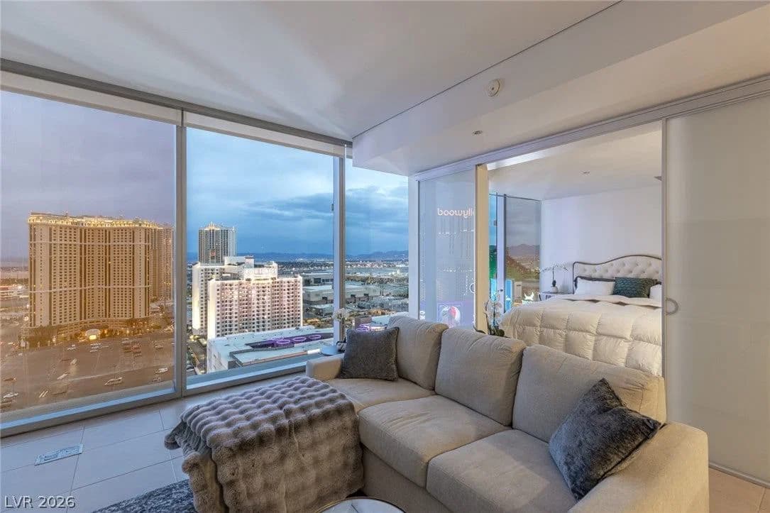 3722 Las Vegas Boulevard photo 4