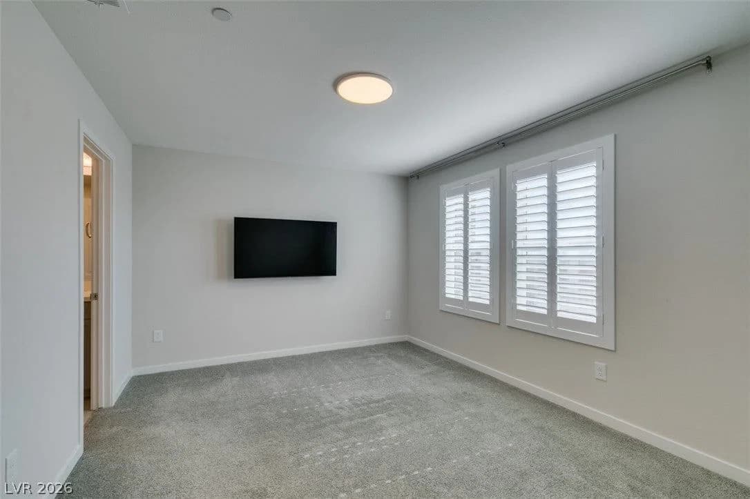 5618 Beguiling Falls Street photo 4