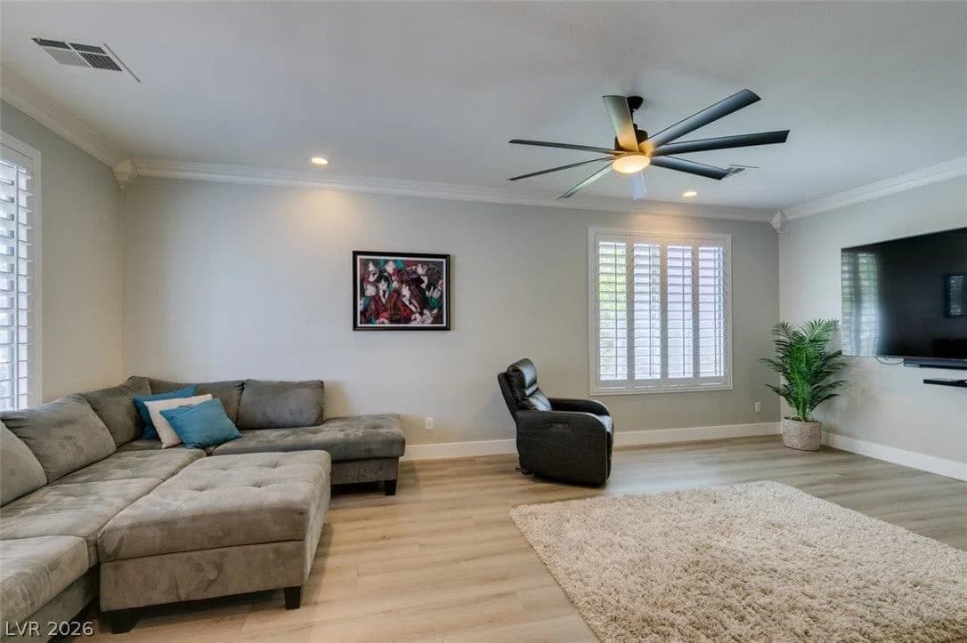 653 Bighorn Creek Street photo 4