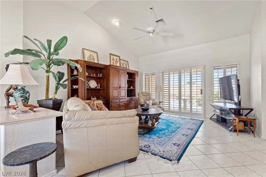 2924 Lotus Hill Drive photo 2