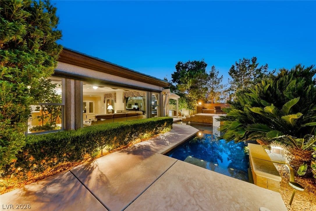 1613 Bontemps Court photo 3