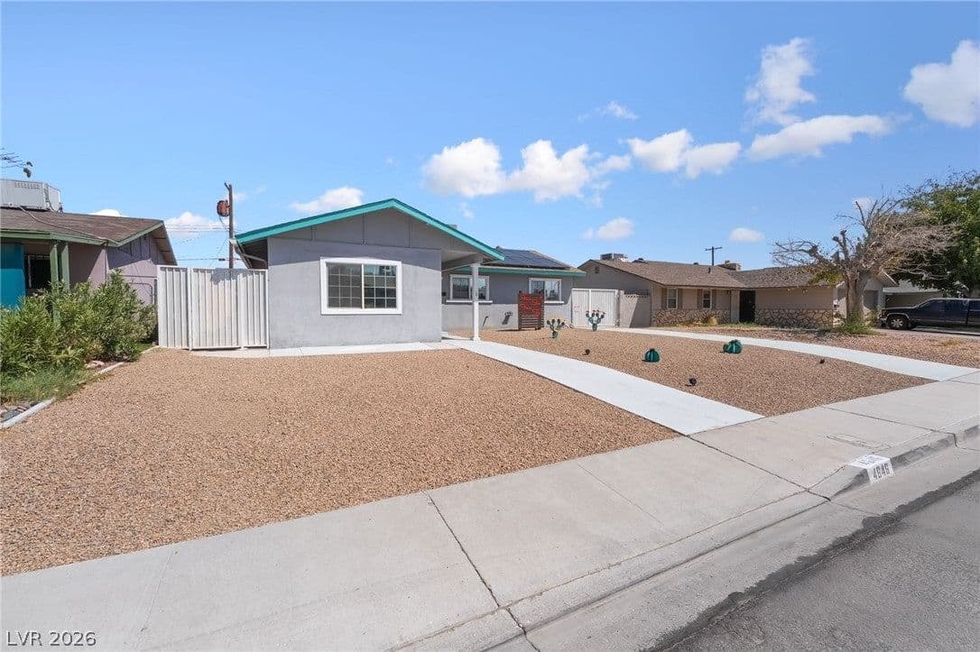 4646 Dennis Way photo 3