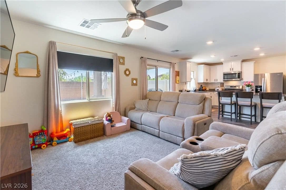 1589 Oro Grande Drive photo 2