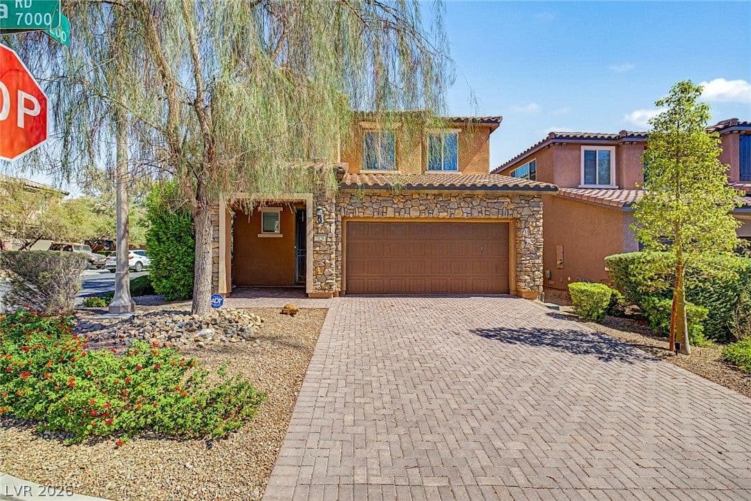 7028 Amapa Road photo 2