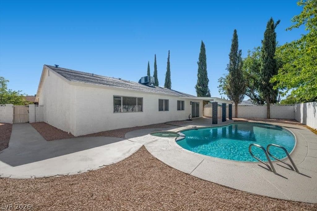1408 Stacey Lane photo 2