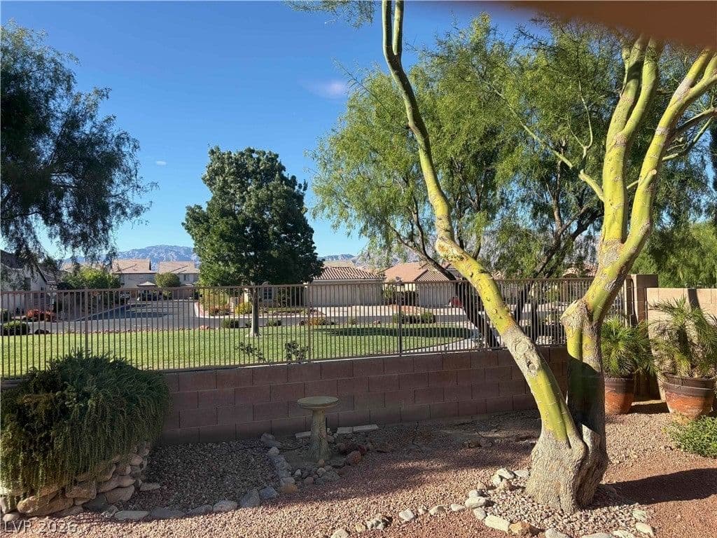 8316 Dawn Breeze Avenue photo 5