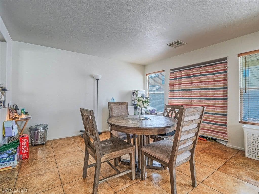 6581 Sunset Pines Street photo 5