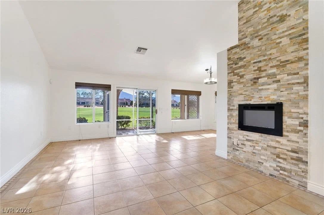 2821 Linkview Drive photo 4