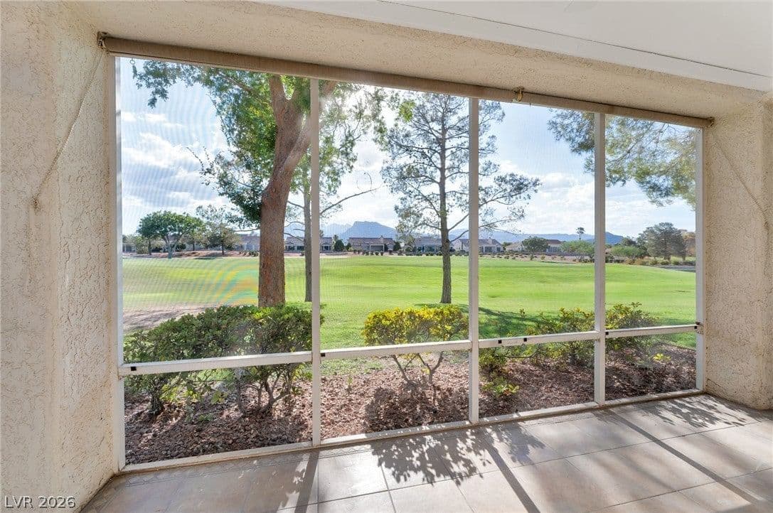 2821 Linkview Drive photo 2