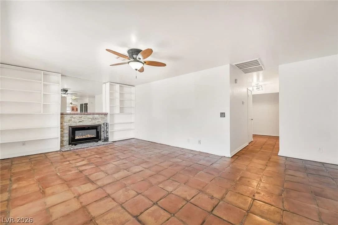 6604 Larchwood Lane photo 4