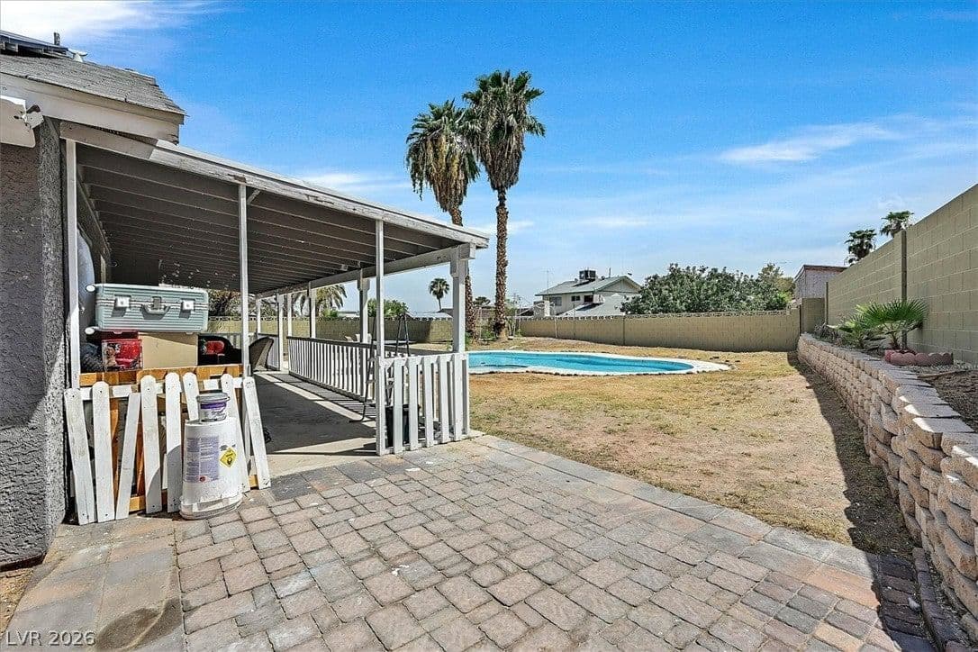 4301 El Esteban Way photo 3