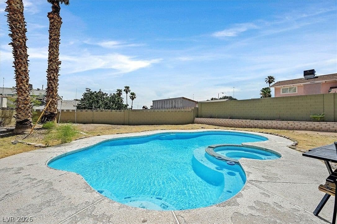 4301 El Esteban Way photo 5