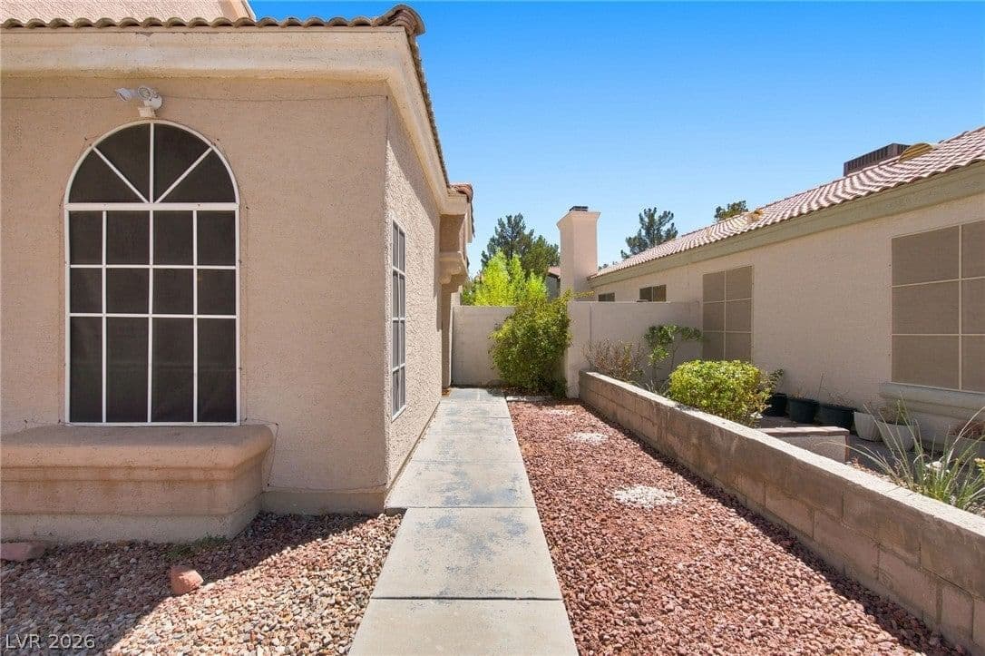 7164 Paradise Bay Drive photo 3