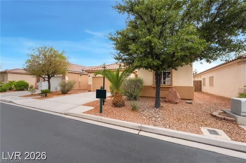 10605 Bardilino Street photo 3