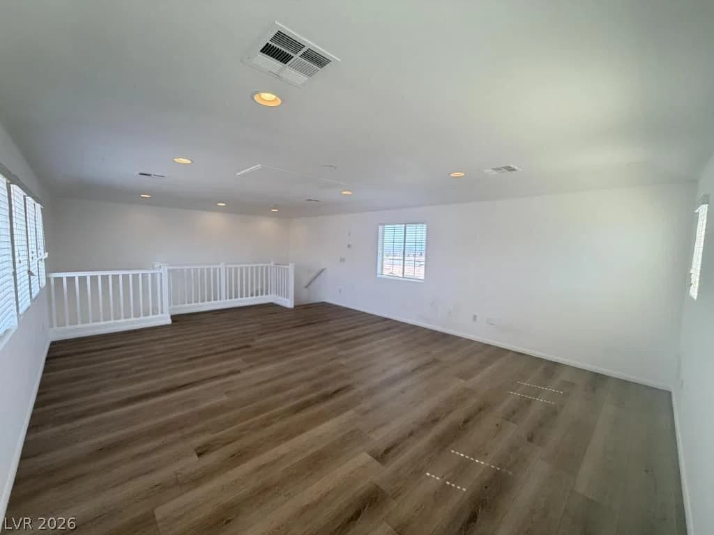 6522 Ditmars Street photo 3