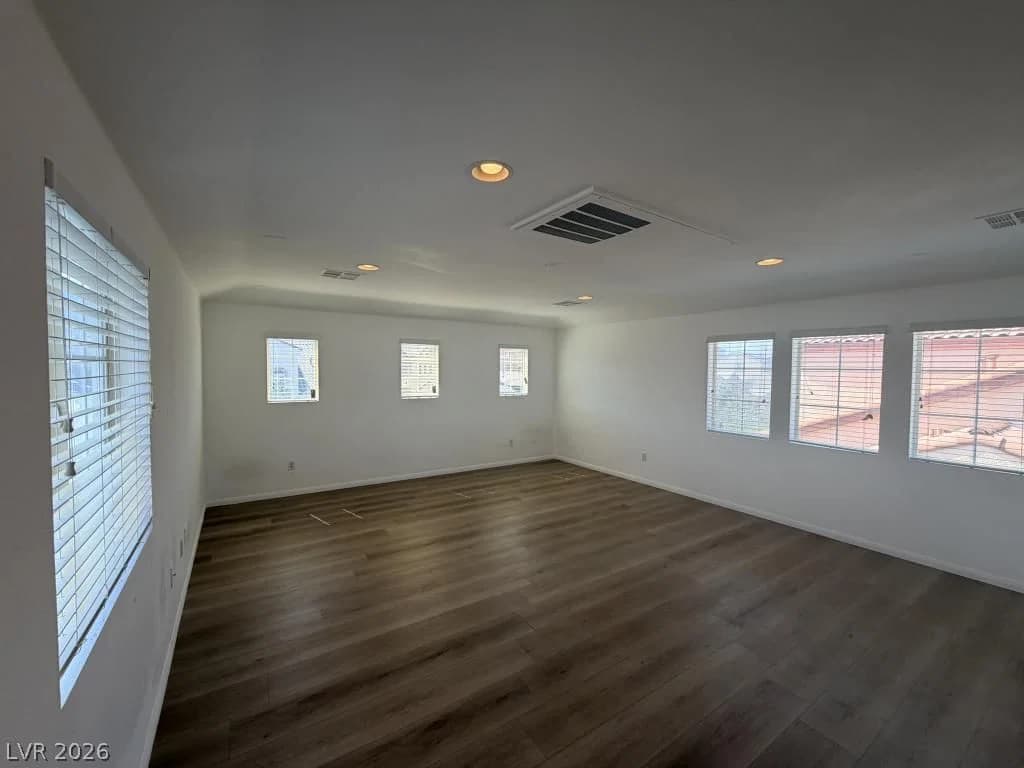 6522 Ditmars Street photo 2