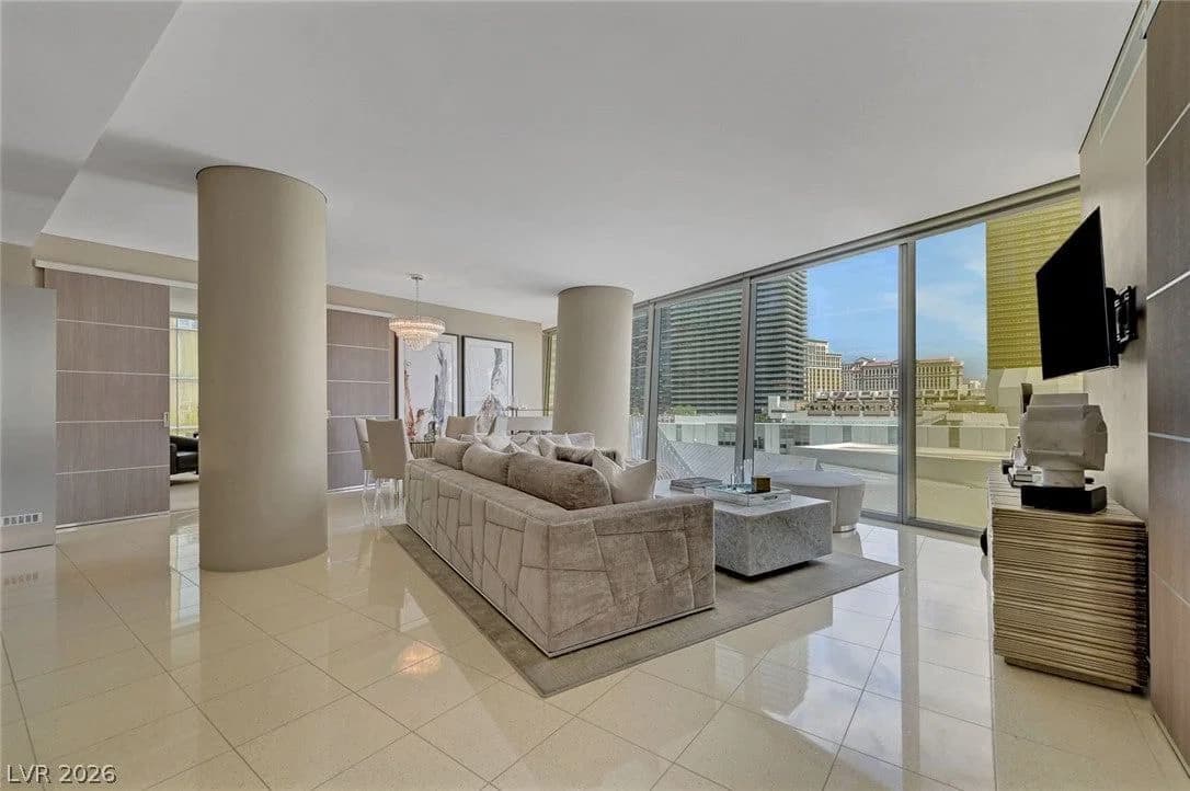 3722 Las Vegas Boulevard photo 3
