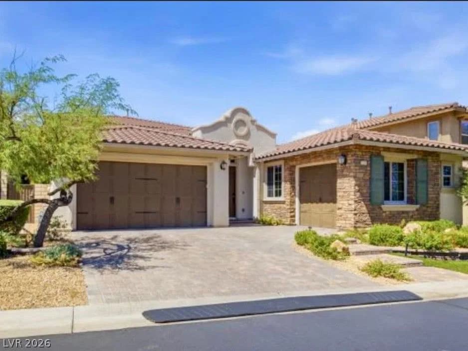 12284 Whites Landing Court photo 2