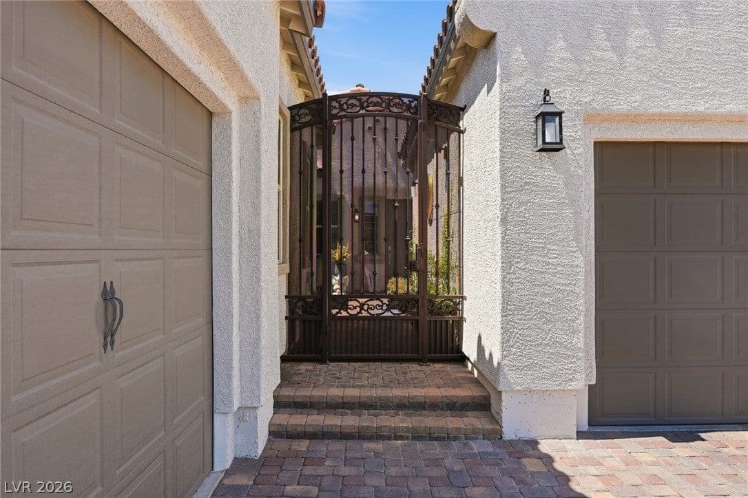689 Corelli Cove Street photo 4