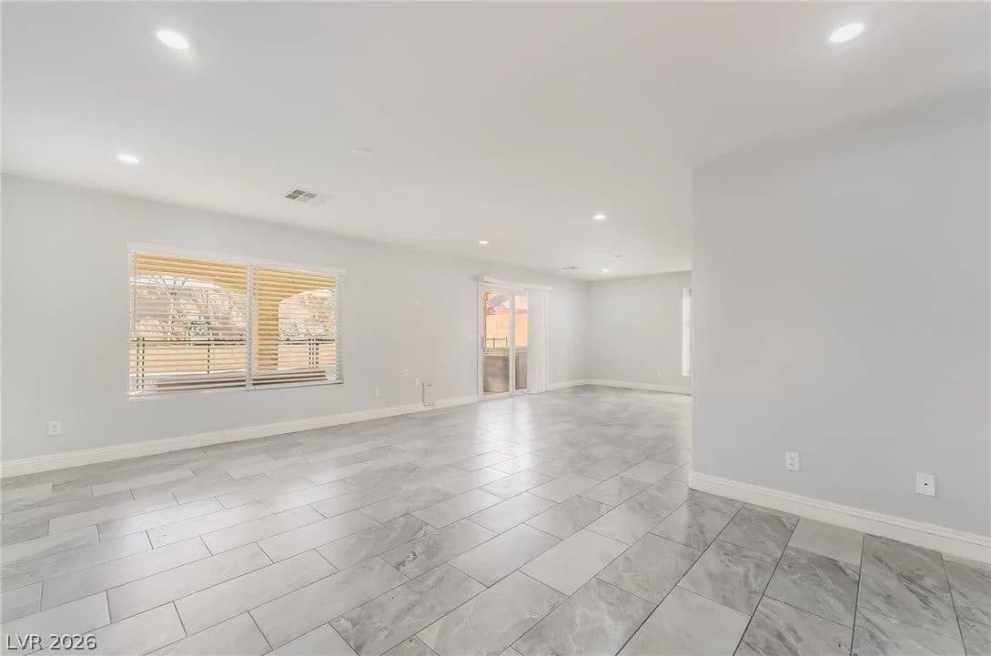 7527 Jacaranda Leaf Street photo 5