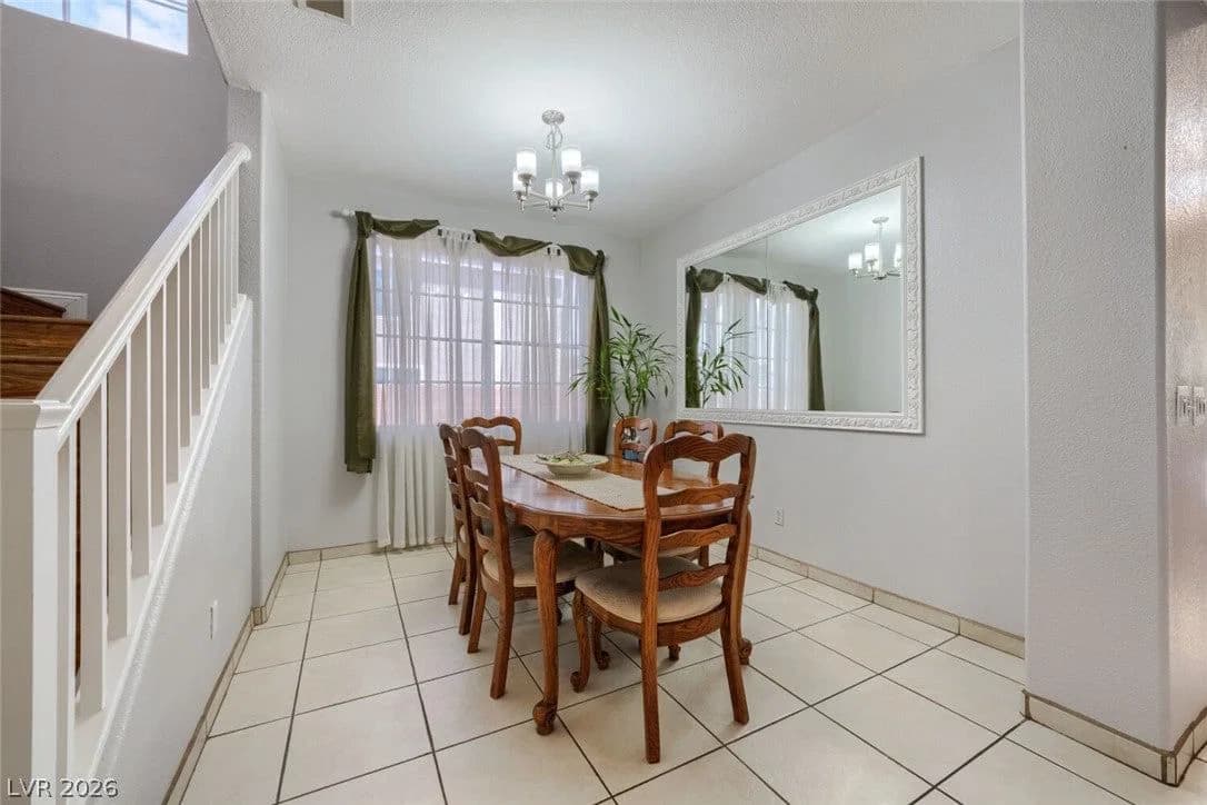 5524 Merriweather Drive photo 4