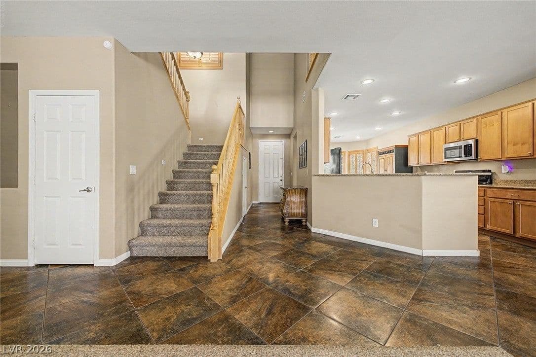 4104 Lancaster Falls Avenue photo 5