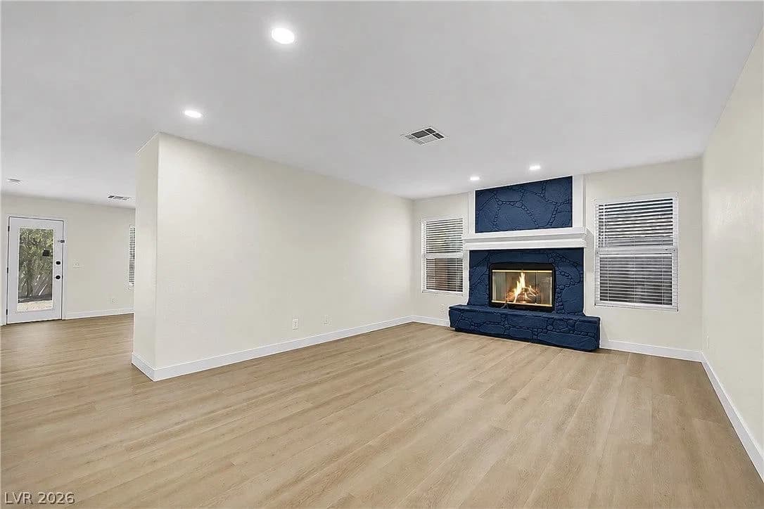 1220 Triumph Court photo 4