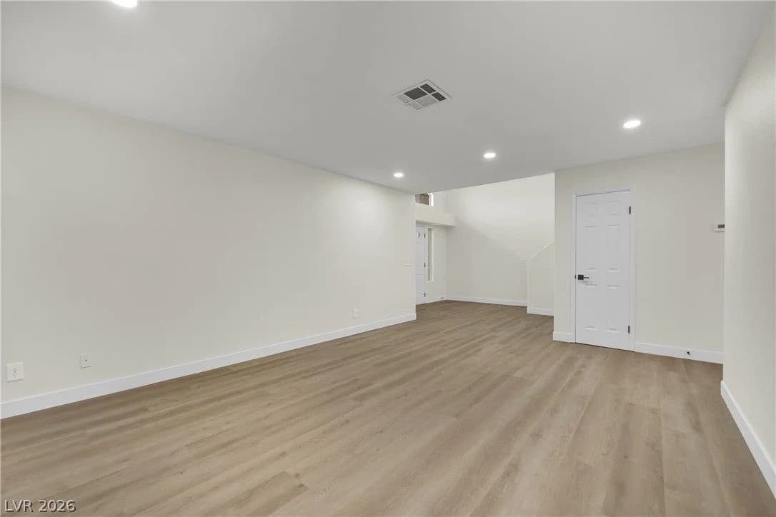 1220 Triumph Court photo 5