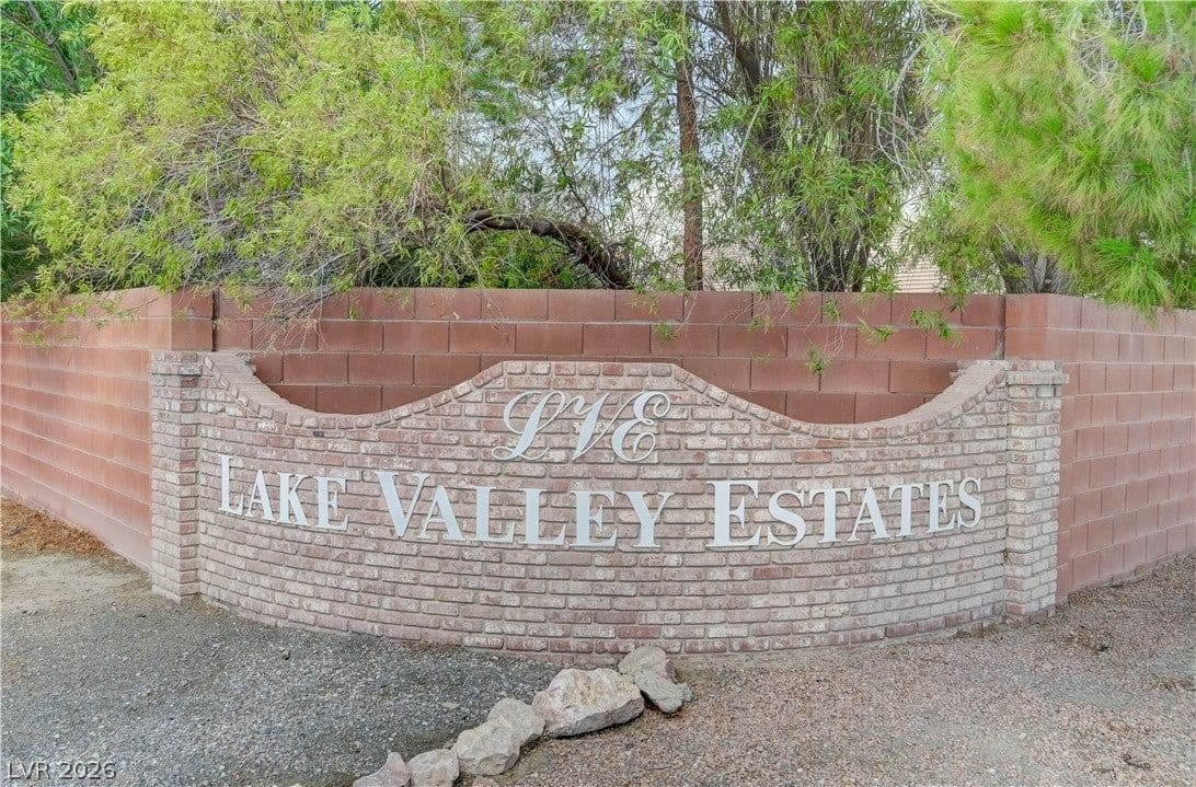 1461 Lake Valley Drive photo 4