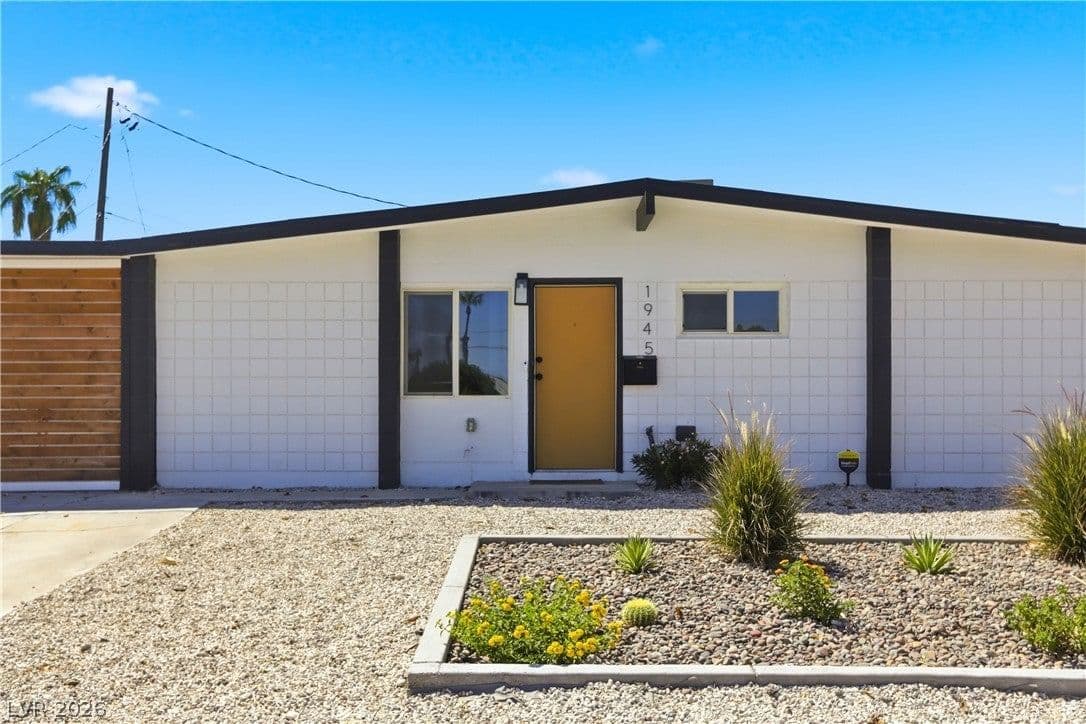 1945 Palma Vista Avenue photo 3