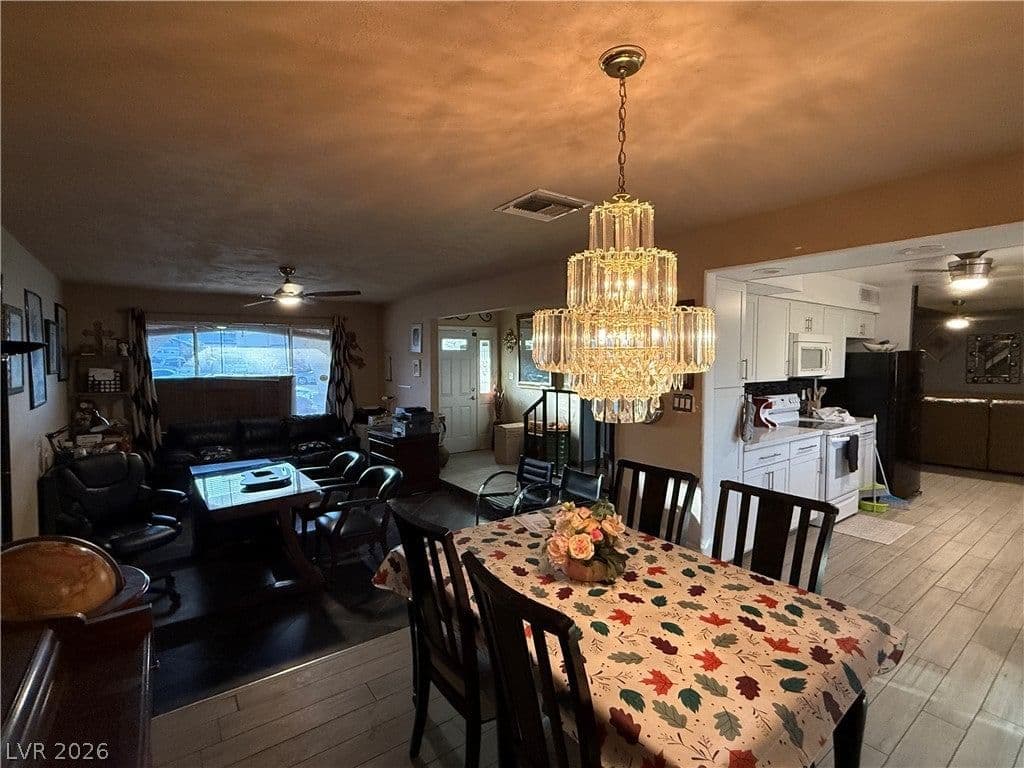 405 Holcomb Circle photo 5