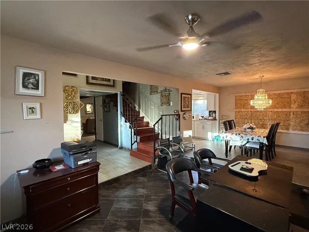 405 Holcomb Circle photo 4