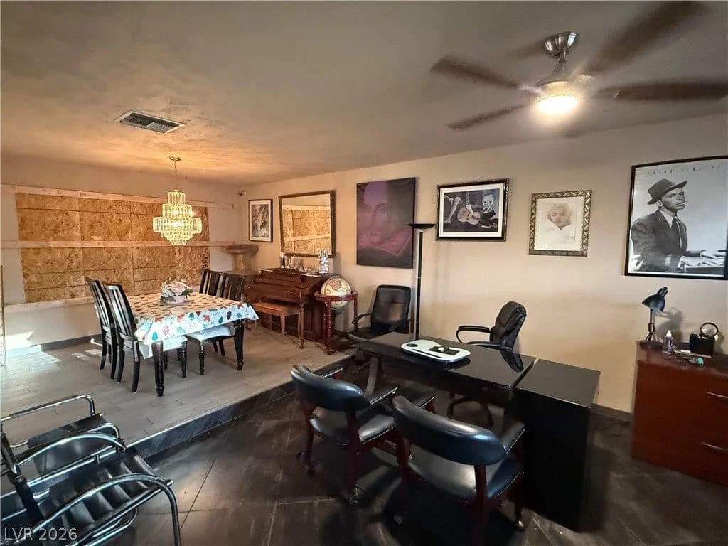 405 Holcomb Circle photo 3