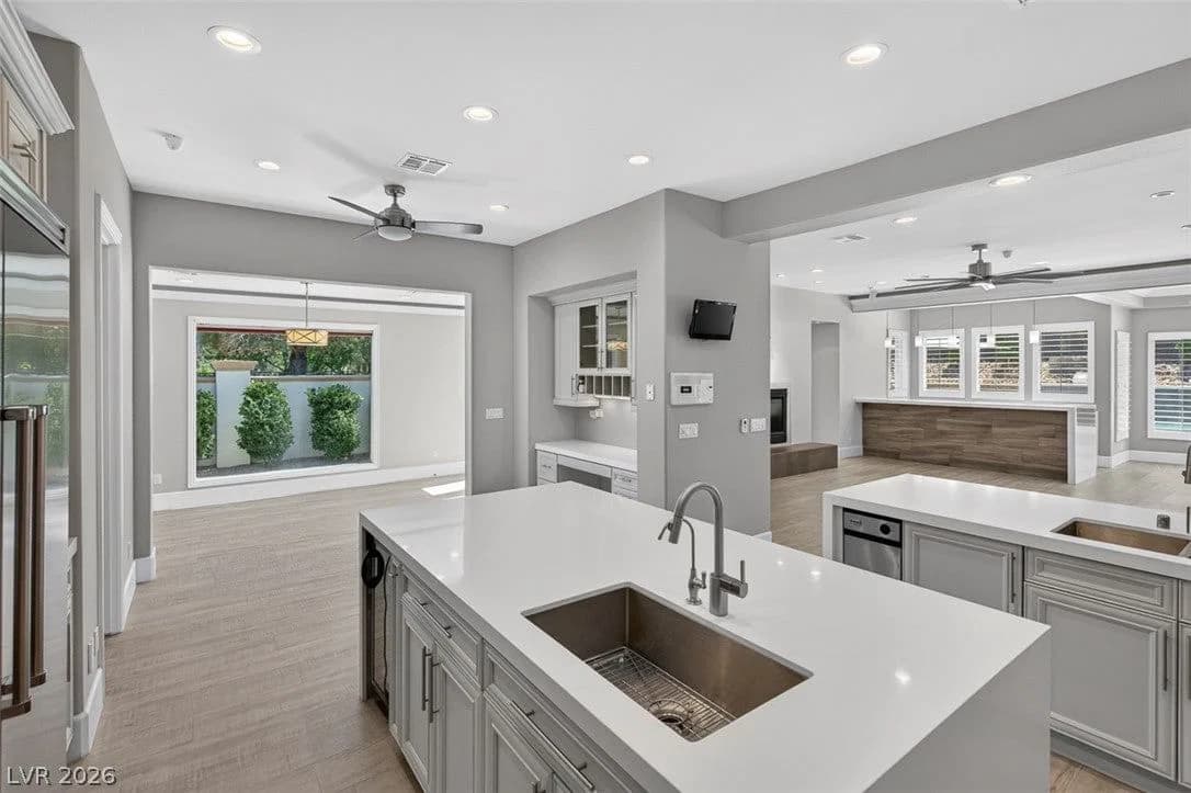 2279 Candlestick Avenue photo 3