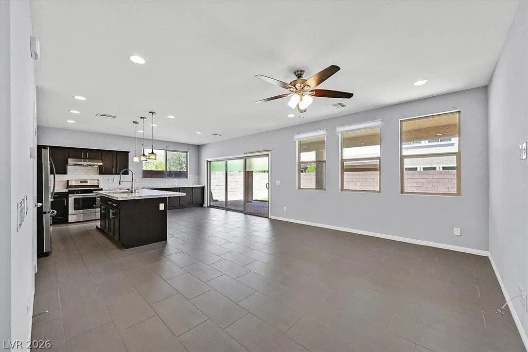 272 Finsbury Court photo 4