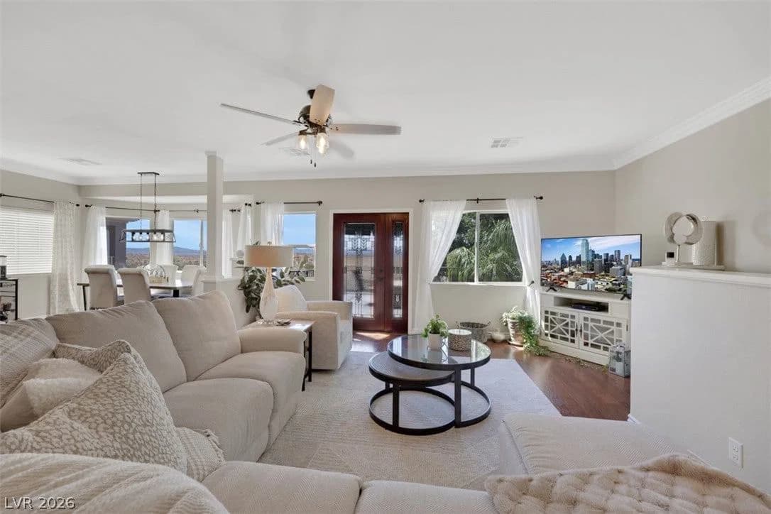 545 Opal Court photo 4
