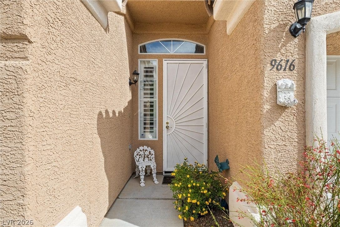 9616 Emeraude Avenue photo 3